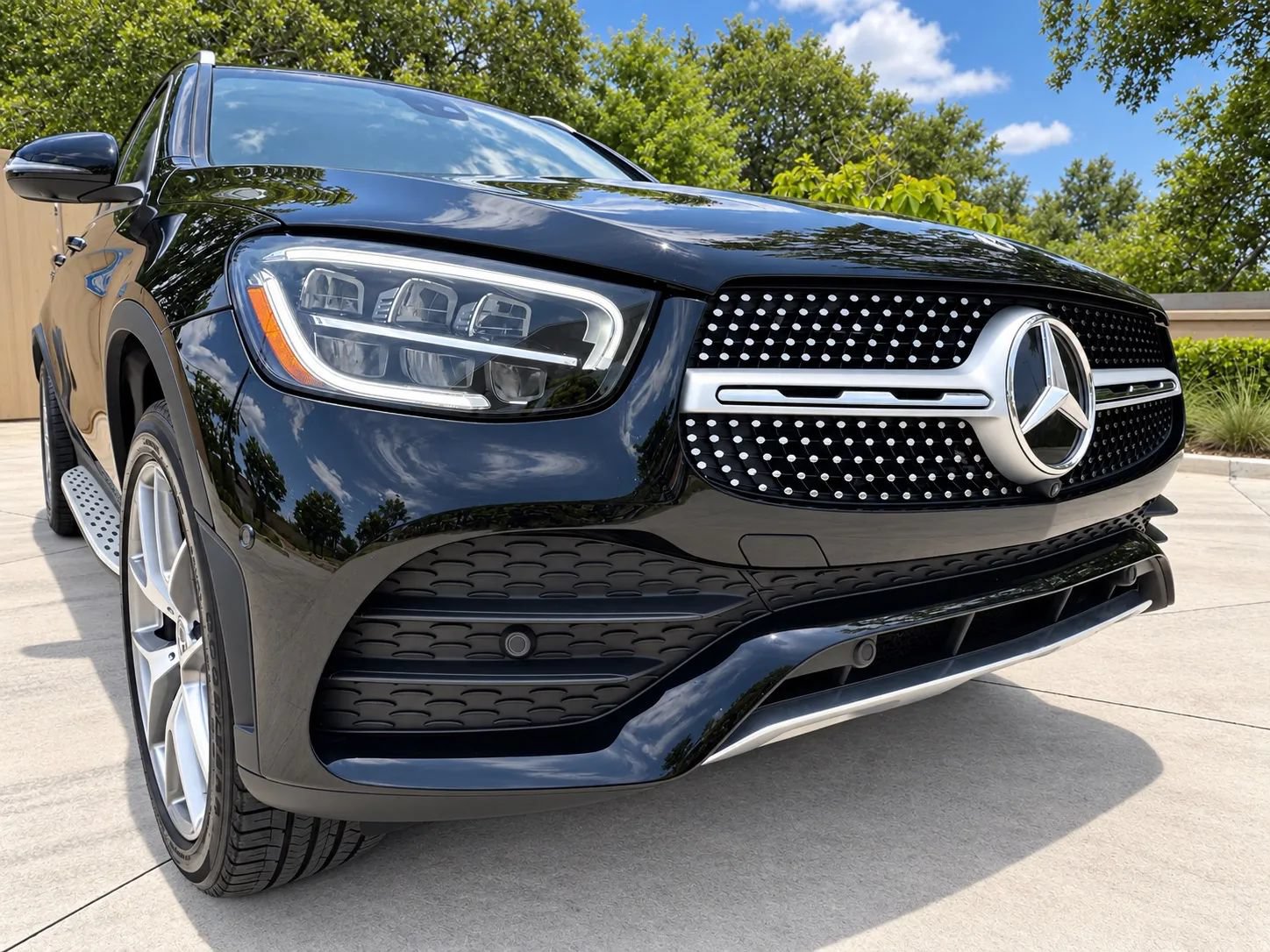 Used 2021 Mercedes-Benz GLC 300 4MATIC image 2