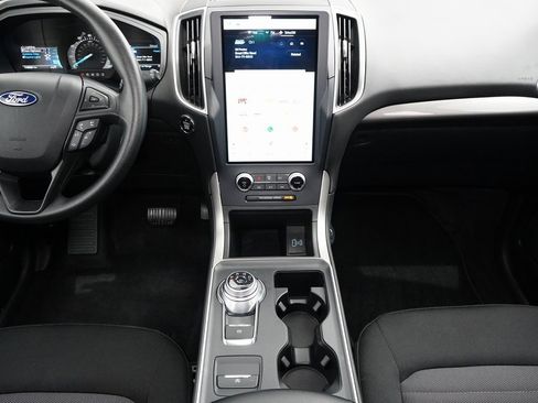 Used 2024 Ford Edge SE w/ Black Appearance Package image 15