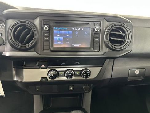 Used 2017 Toyota Tacoma 2WD Double Cab image 21