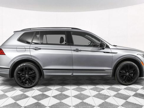 Used 2022 Volkswagen Tiguan SE R-Line AWD/4WD image 12