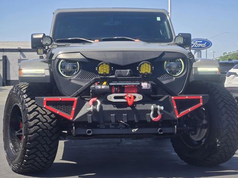 Used 2018 Jeep Wrangler Unlimited Rubicon w/ Dual Top Group AWD/4WD image 2