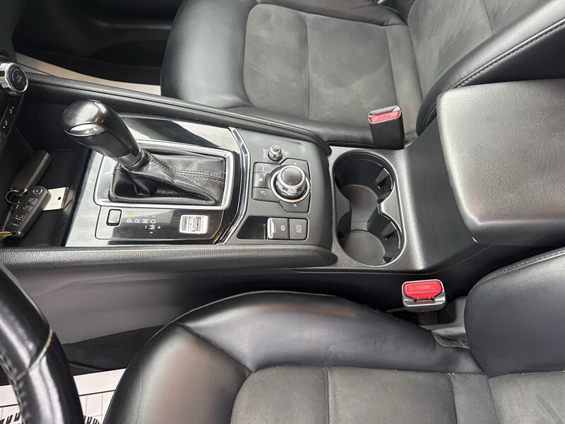 Used 2018 MAZDA CX-5 Touring w/ Preferred Equipment Package AWD/4WD image 26