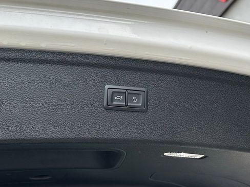 Used 2021 Audi Q5 2.0T Premium w/ Convenience Package image 20