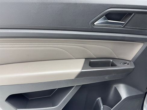 Used 2023 Volkswagen Atlas SE w/ Panoramic Sunroof Package image 40