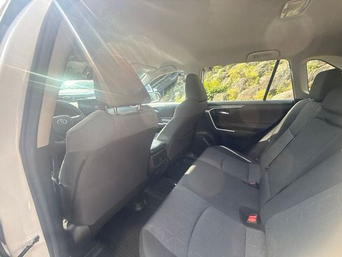 Used 2021 Toyota RAV4 XLE AWD/4WD image 21