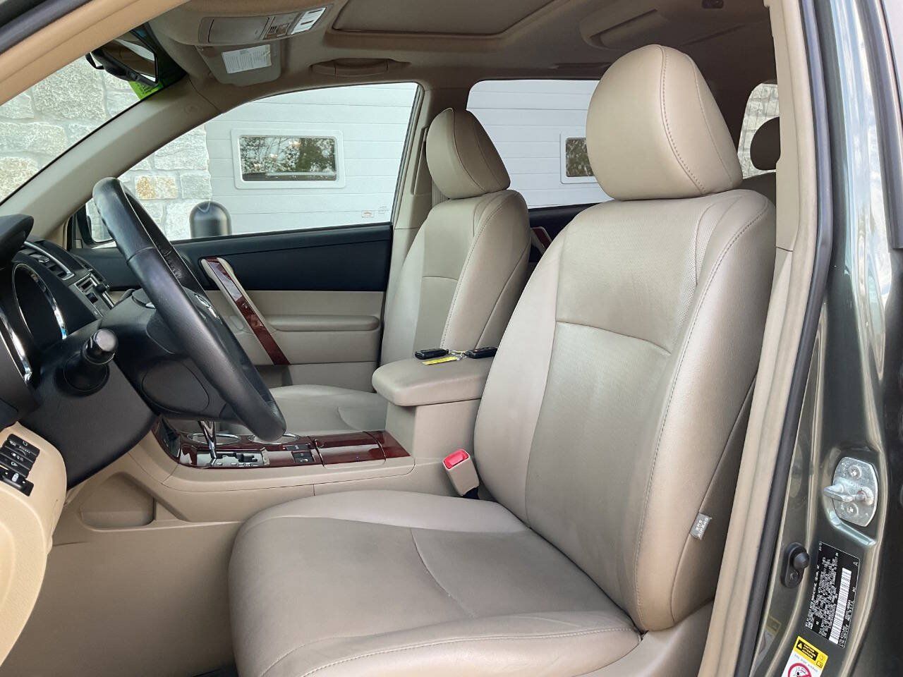 Used 2013 Toyota Highlander Limited AWD/4WD image 15