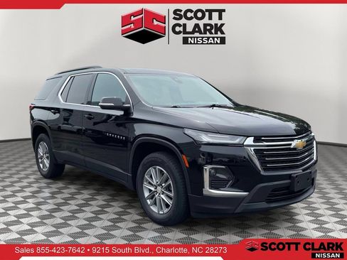 Used 2023 Chevrolet Traverse LT FWD image 1
