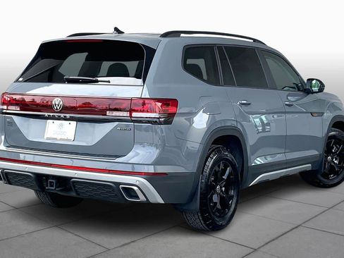 Used 2025 Volkswagen Atlas Peak Edition SE image 13