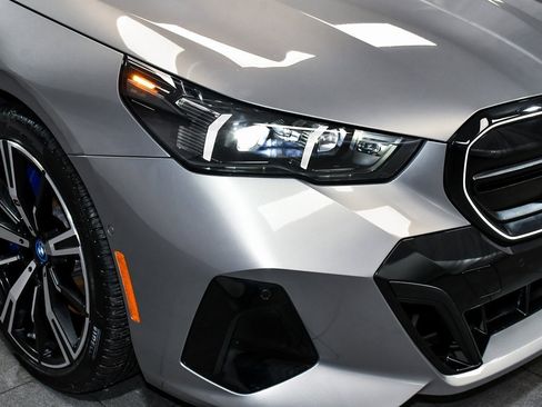 Used 2025 BMW i5 M60 w/ Executive Package image 86