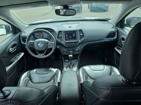 Used 2022 Jeep Cherokee Trailhawk w/ Comfort/Convenience Group AWD/4WD image 6