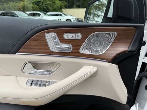 Used 2025 Mercedes-Benz GLE 450 4MATIC Coupe image 6