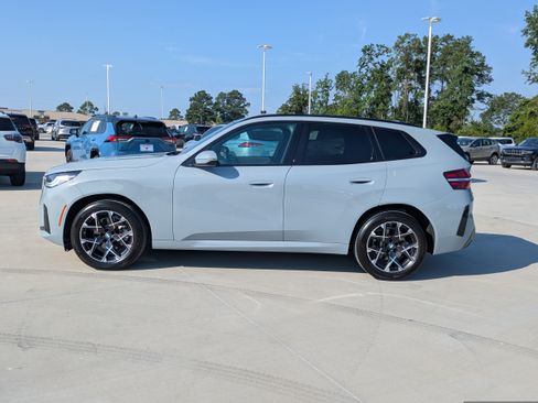 Used 2025 BMW X3 xDrive30i AWD/4WD image 2