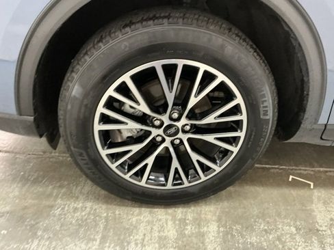 Used 2024 Ford Escape Base image 9