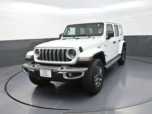 Used 2024 Jeep Wrangler Unlimited Sahara AWD/4WD image 5