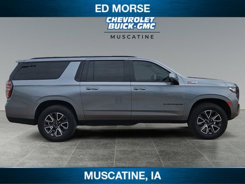 Used 2022 Chevrolet Suburban Z71 w/ Luxury Package AWD/4WD image 6