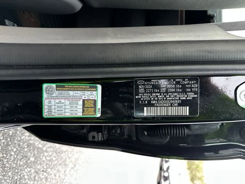 Certified 2025 Hyundai Elantra SEL image 27