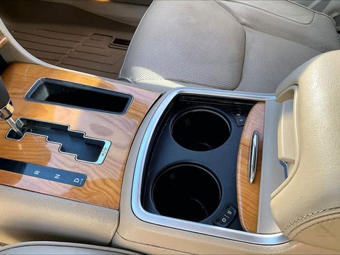 Used 2013 Chrysler 300 C image 16