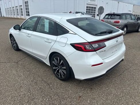 Used 2024 Honda Civic EX-L image 4