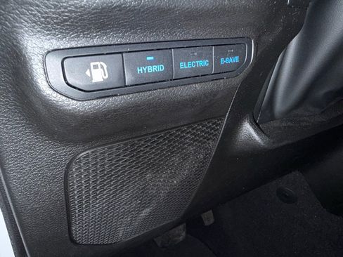 Used 2023 Jeep Wrangler Sahara w/ Cold Weather Group image 17