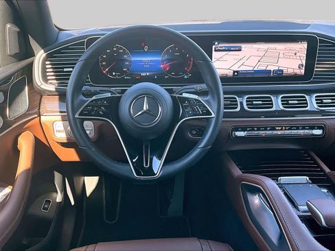 Certified 2025 Mercedes-Benz GLE 450 4MATIC image 6