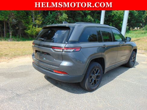 Certified 2024 Jeep Grand Cherokee Altitude RWD image 16