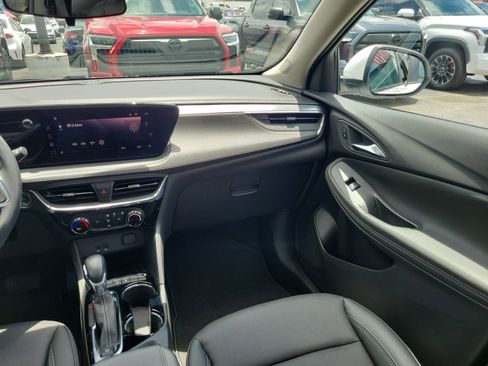 Used 2024 Buick Encore GX Sport Touring w/ Advanced Technology Package FWD image 17