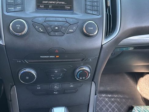 Used 2017 Ford Edge SE AWD/4WD image 11