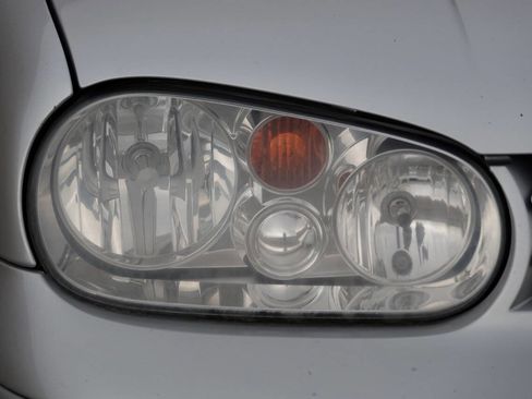 Used 2005 Volkswagen Golf GL image 34