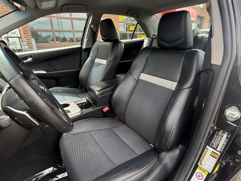 Used 2012 Toyota Camry SE image 29