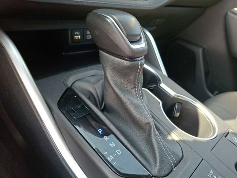 Used 2023 Toyota Highlander XLE AWD/4WD image 13