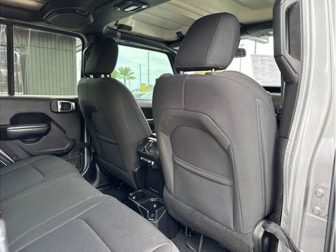 Used 2018 Jeep Wrangler Unlimited Sport S AWD/4WD image 25