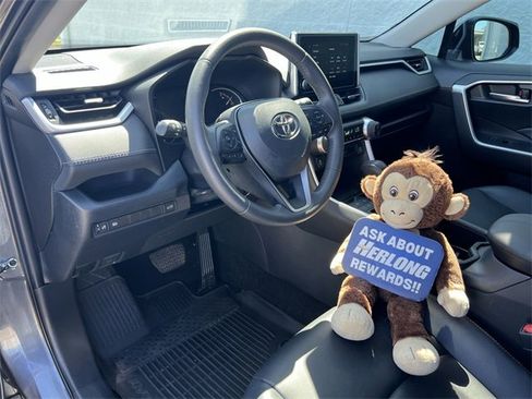 Used 2023 Toyota RAV4 XLE Premium image 10