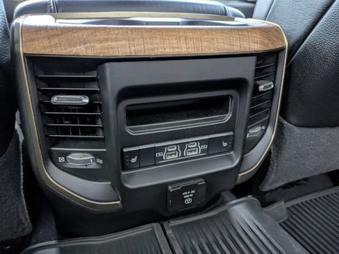 Used 2022 RAM 2500 Limited AWD/4WD image 14