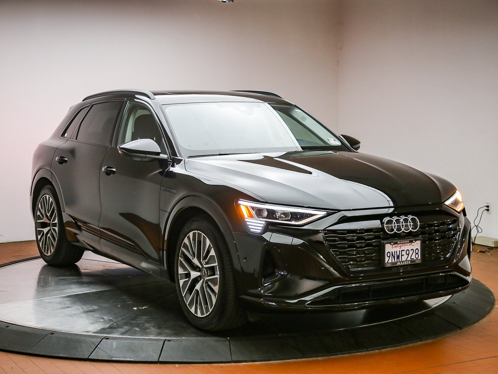 Certified 2024 Audi Q8 e-tron Premium Plus w/ Premium Plus Package AWD/4WD image 3