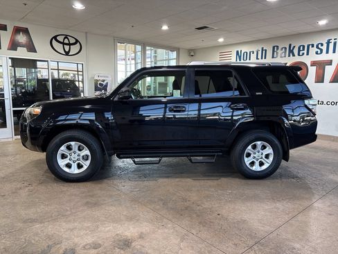 Used 2016 Toyota 4Runner SR5 AWD/4WD image 7