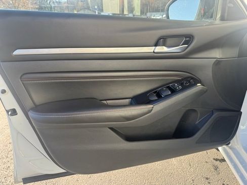 Used 2023 Nissan Altima 2.5 SR w/ SR Premium Package image 22