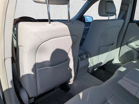 Used 2014 Mercedes-Benz E 350 Sedan image 25