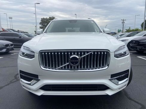 New 2025 Volvo XC90 B5 Ultra w/ Lounge Package image 2