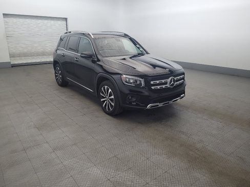Used 2020 Mercedes-Benz GLB 250 w/ Premium Package image 13