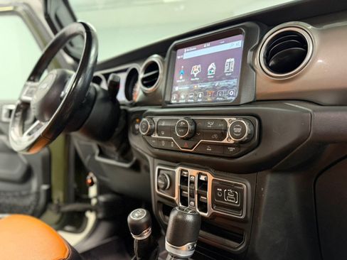 Used 2021 Jeep Wrangler Unlimited Sahara w/ Uconnect 4C Nav & Sound Group AWD/4WD image 50