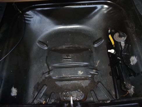 Used 1998 Saturn S-Series SC1 image 24