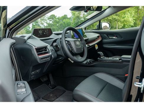 New 2026 Toyota Prius Plug-In Hybrid FWD image 11