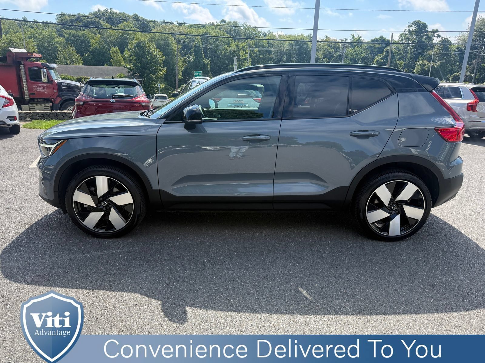 Certified 2023 Volvo XC40 Recharge Ultimate w/ Protection Package Premier AWD/4WD image 4
