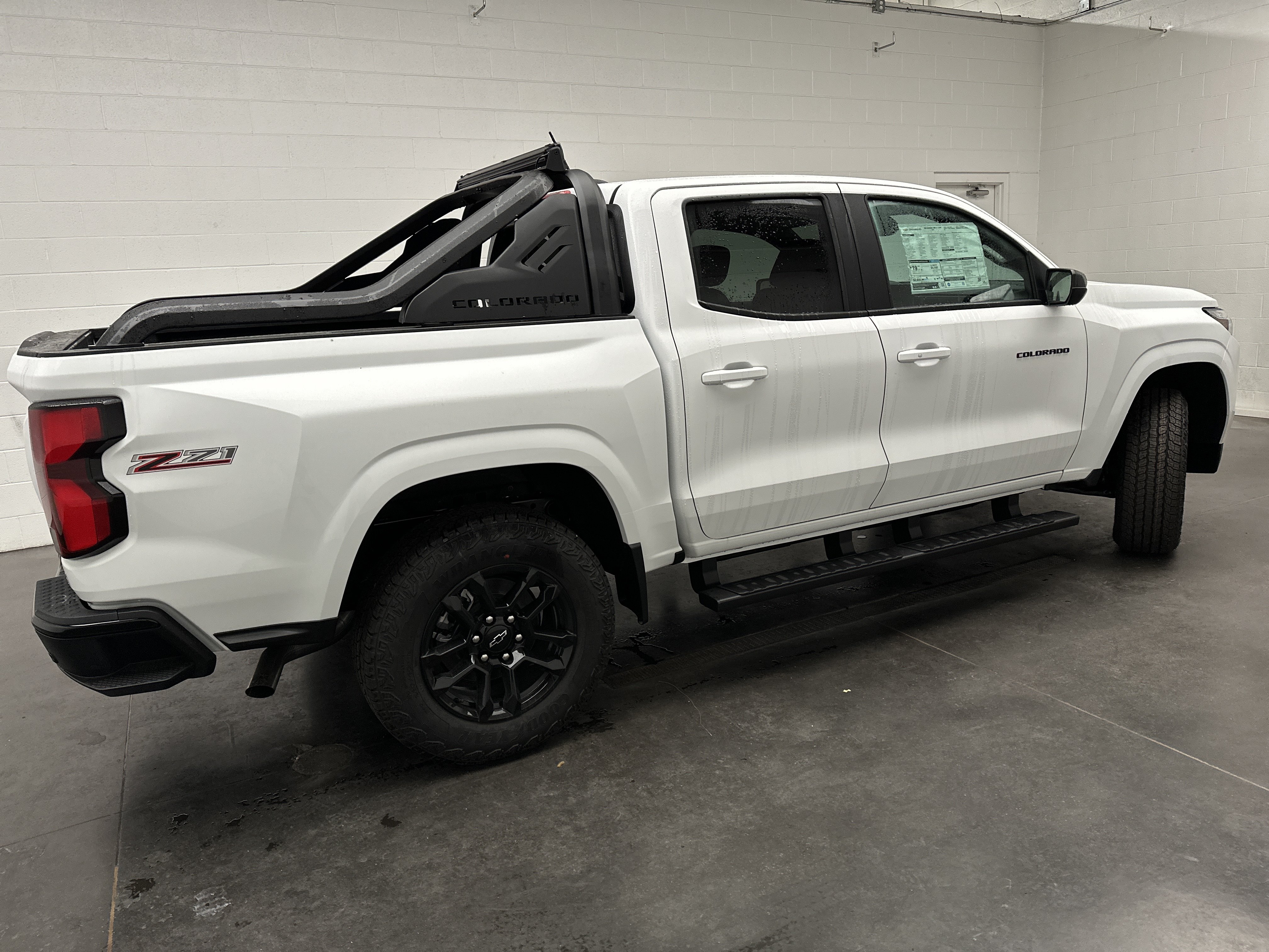 New 2026 Chevrolet Colorado Z71 w/ Midnight Edition AWD/4WD image 9