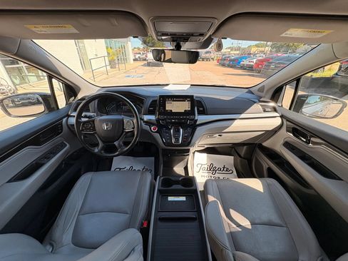 Used 2018 Honda Odyssey Elite image 16
