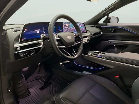 Used 2025 Cadillac Lyriq Luxury RWD image 18