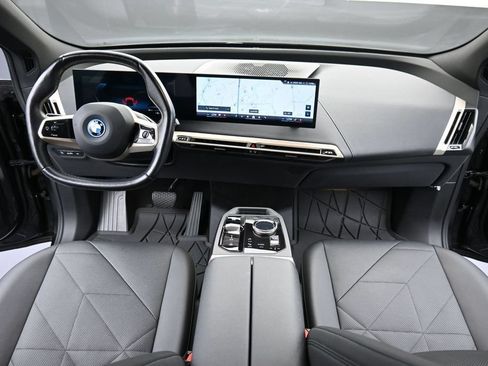 Used 2024 BMW iX xDrive50 w/ Premium Package AWD/4WD image 14