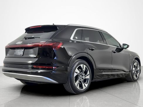 Used 2022 Audi e-tron Premium Plus w/ Premium Plus Package image 5