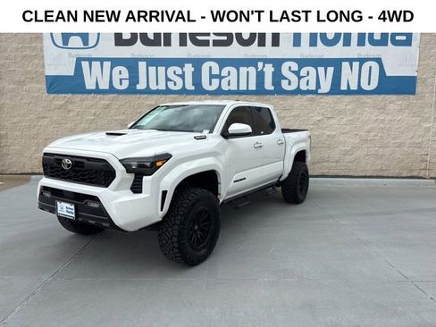 Used 2024 Toyota Tacoma TRD Sport image 1