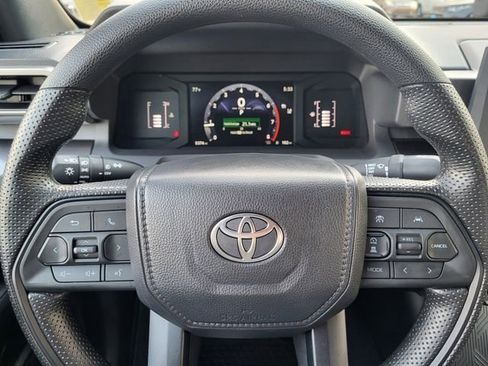 Used 2025 Toyota Tacoma SR5 image 15